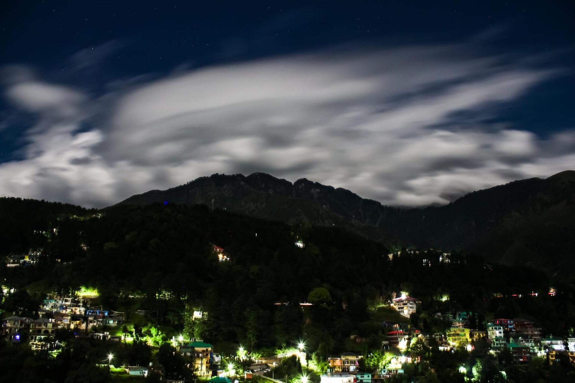 The Bougainvillea, Mcleodganj ダラムシャーラー エクステリア 写真