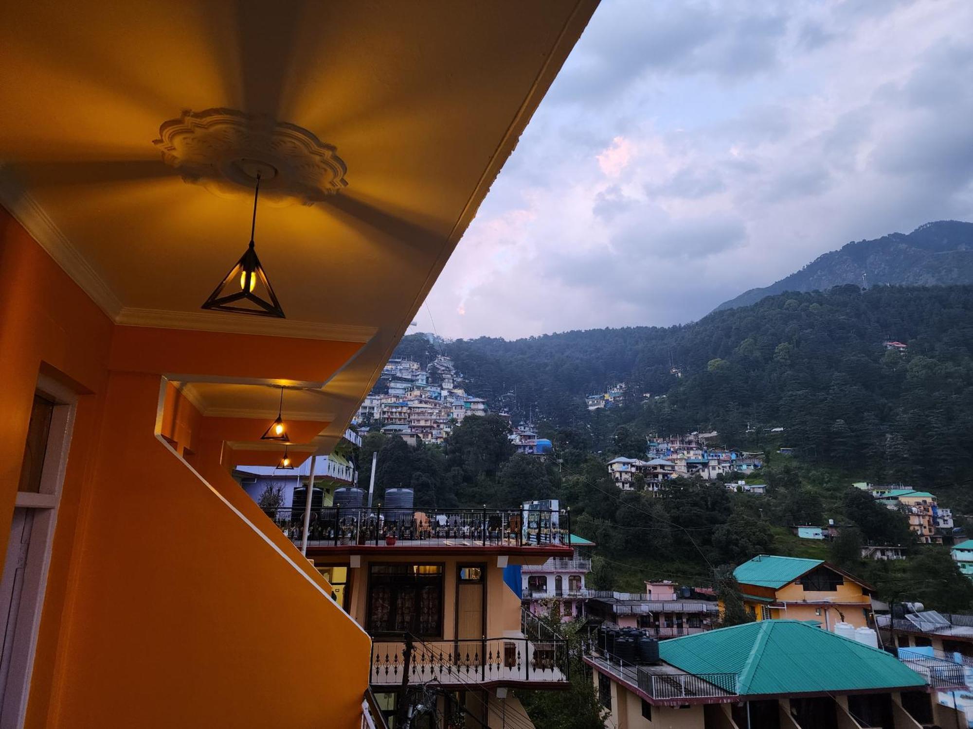 The Bougainvillea, Mcleodganj ダラムシャーラー エクステリア 写真