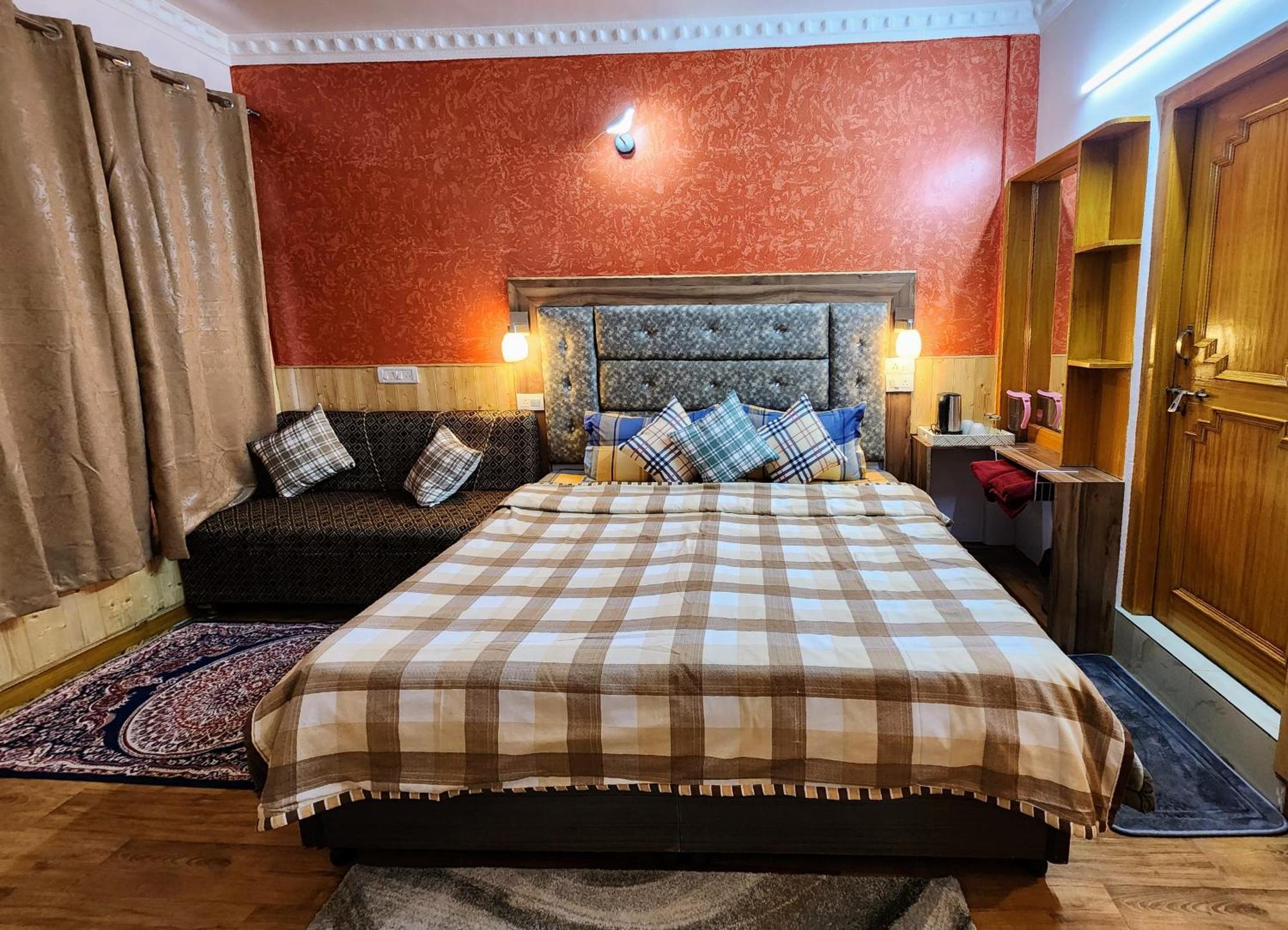 The Bougainvillea, Mcleodganj ダラムシャーラー エクステリア 写真